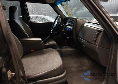 2000 Jeep Cherokee Sport z USA, uszkodzony, nr VIN 1J4FF48S7YL225462